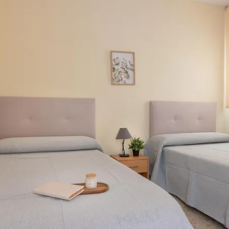 Piso Con Terraza A 50 Metros De La Playa Apartment *