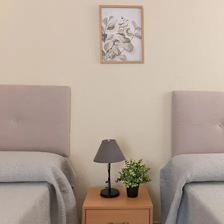 Piso Con Terraza A 50 Metros De La Playa Apartment *